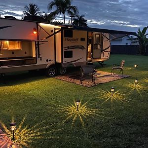 Отель Cozy Camper Майами Exterior photo