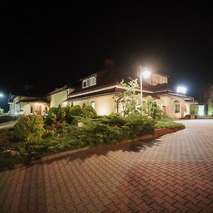 Hotel Hetman Крочице Exterior photo