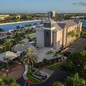 Отель La Quinta By Wyndham Miami Airport West Exterior photo