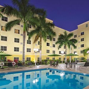 Homewood Suites By Hilton Miami - Airport West Exterior photo