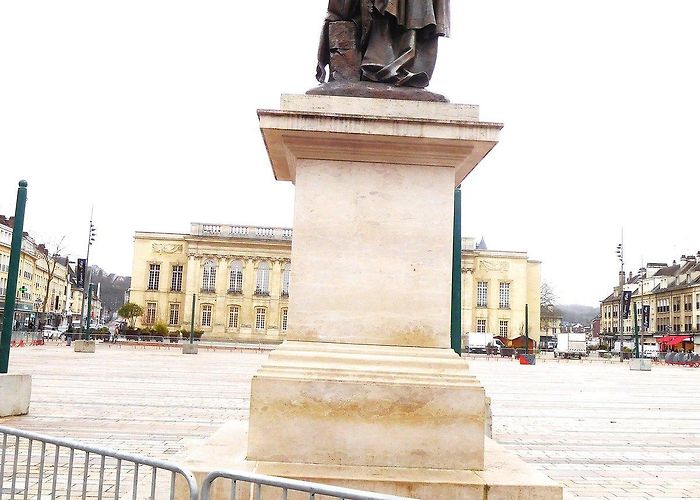 Montreuil Domain Statue Jeanne Hachette - All You Need to Know BEFORE You Go (2024) photo