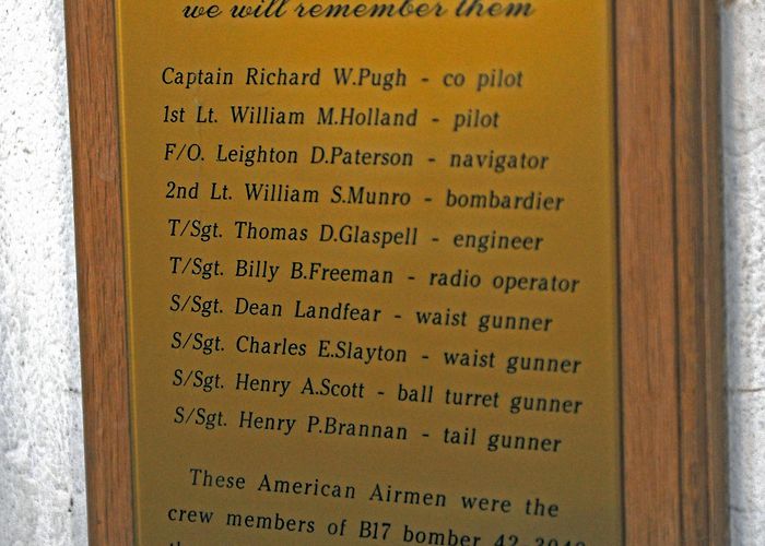 Astwell Castle 422nd ABG, Helmdon village honor those lost almost 70 years ago ... photo