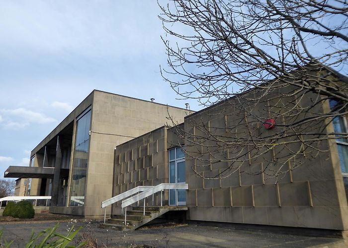 Huddersfield Magistrates Court Ronald Ward & Partners – Modern Mooch photo