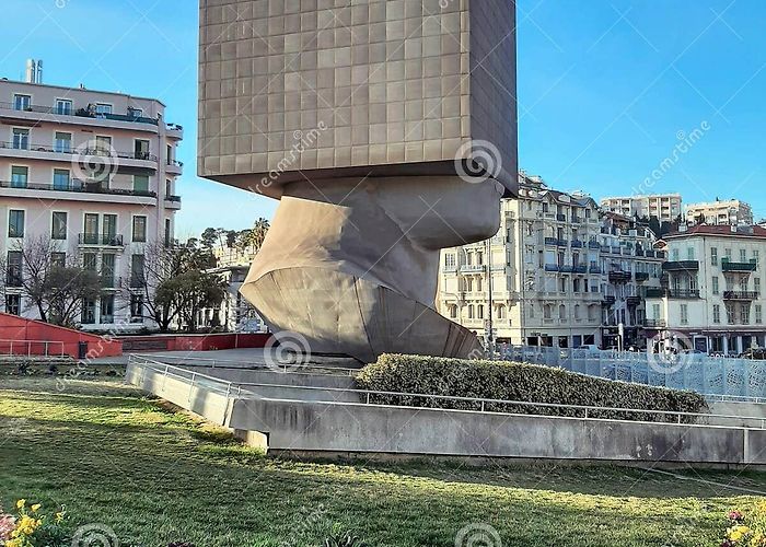 La Tete Carre Sculpture La Tete Carree Beautiful Park Editorial Stock Image - Image of ... photo