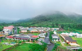 Rainforest Resort And Spa, Игатпури Exterior photo