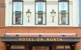 Hotel On North Питсфилд Exterior photo