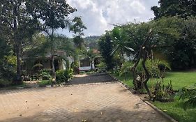 Вилла Kivu Beach Garden Гисеньи Exterior photo