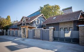 Апартаменты Gray Brick House Суботица Exterior photo