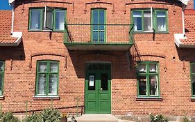 Bed and Breakfast Farmors Lycka Чивик Exterior photo