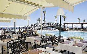 Mercure Cyprus Casino Hotels & Wellness Resort Кирения Restaurant photo