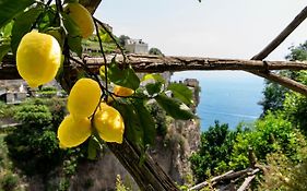 Hotel La Pergola Амальфи Exterior photo