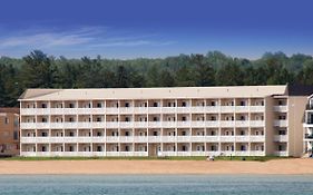 Mackinaw Beach And Bay Inn & Suites Маккино Сити Exterior photo