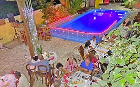 Hotel Restaurant Coco Lodge Majunga Махадзанга Exterior photo
