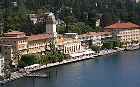 Grand Hotel Gardone Гардоне Ривьера Exterior photo