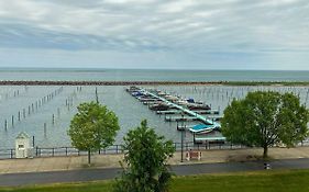 Clarion Hotel Conference Center On Lake Erie Дюнкерк Exterior photo