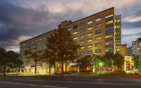 Отель Doubletree By Hilton St. Louis Forest Park Exterior photo