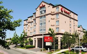 Отель Ramada By Wyndham Seatac Airport Exterior photo