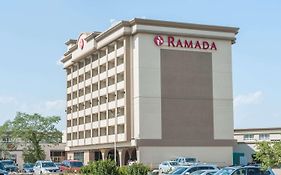 Отель Ramada By Wyndham Edmonton South Exterior photo