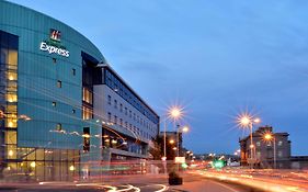 Holiday Inn Express Dundee, An Ihg Hotel Exterior photo