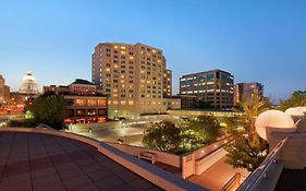 Отель Hilton Madison Monona Terrace Exterior photo