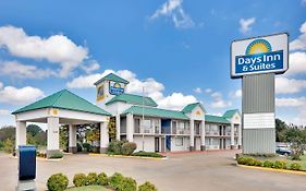 Days Inn & Suites By Wyndham Бентонвилль Exterior photo