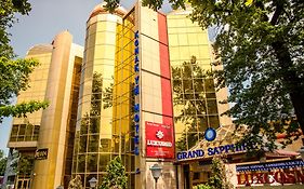 Grand Sapphire Hotel Алматы Exterior photo