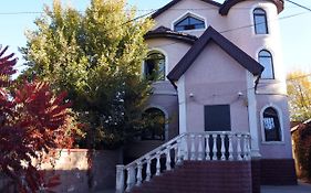 Хостел Almaty Backpackers Exterior photo