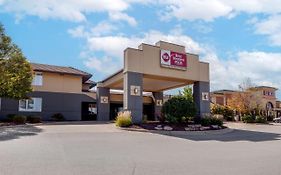 Best Western Plus Dubuque Hotel And Conference Center Exterior photo