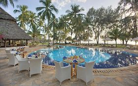 Bluebay Beach Resort & Spa Кивенгва Exterior photo