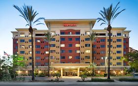 Отель Sheraton Garden Grove-Anaheim South Exterior photo