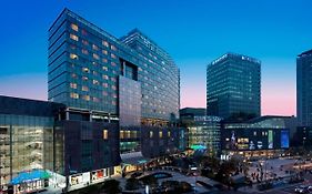 Отель Courtyard By Marriott Seoul Times Square Exterior photo