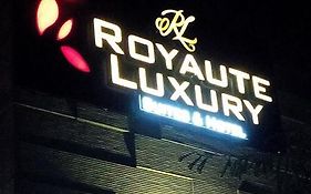 Royaute Luxury Suites And Hotel Gulberg Лахор Exterior photo
