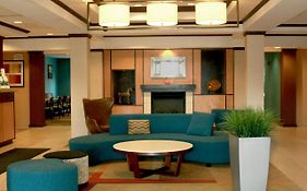 Fairfield Inn & Suites By Marriott Фэрмонт Exterior photo