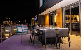 Отель Aloft St. Louis Cortex Exterior photo