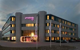 Отель Moxy Amsterdam Schiphol Airport Хоофддорп Exterior photo