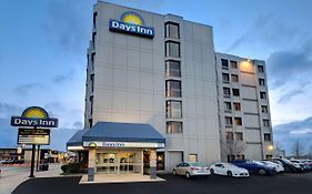 Days Inn By Wyndham Niagara Falls Near The Falls Exterior photo