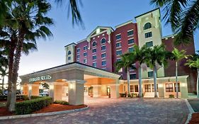 Embassy Suites Fort Myers - Эстеро Exterior photo