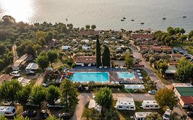 Отель Camping Fontanelle Moniga del Garda Exterior photo