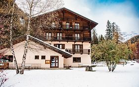 Alpine Forest Hotel Камполук Exterior photo