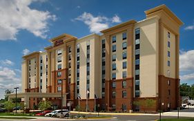 Hampton Inn & Suites Фолс Черч Exterior photo