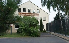 Отель Sportpension Дрезден Exterior photo