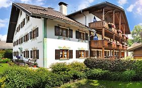 Gaestehaus Enzianhof Hotel Garni Обераммергау Exterior photo