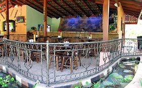 Blue River Resort & Hot Springs Либерия Restaurant photo