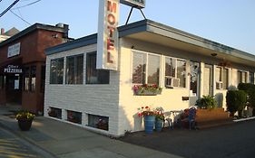 Town & Beach Motel Фолмут Exterior photo