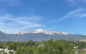 Отель Hyatt Place Colorado Springs Garden Of The Gods Exterior photo