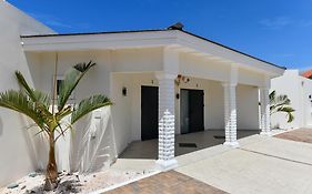Boutique Hotel Swiss Paradise Aruba Villas And Suites Палм Бич Exterior photo