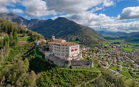 Отель Castelbrando Чизон-ди-Вальмарино Exterior photo