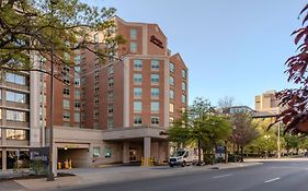 Hampton Inn & Suites Arlington Crystal City Dca Exterior photo