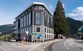 Отель Ramada By Wyndham Queenstown Central Exterior photo