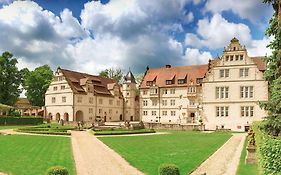 Schlosshotel Muenchhausen Эрцен Exterior photo